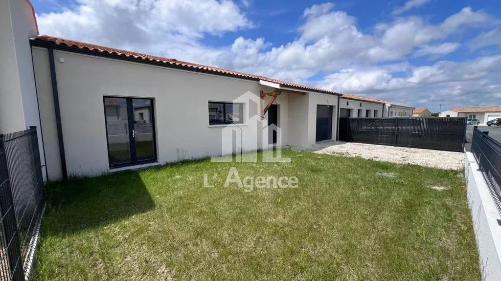 Achat maison à vendre 3 chambres 123 m² - Semussac