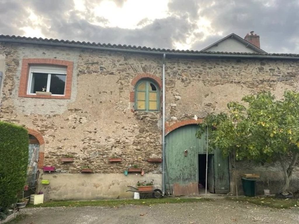 Achat maison à vendre 2 chambres 110 m² - Saint-Victurnien