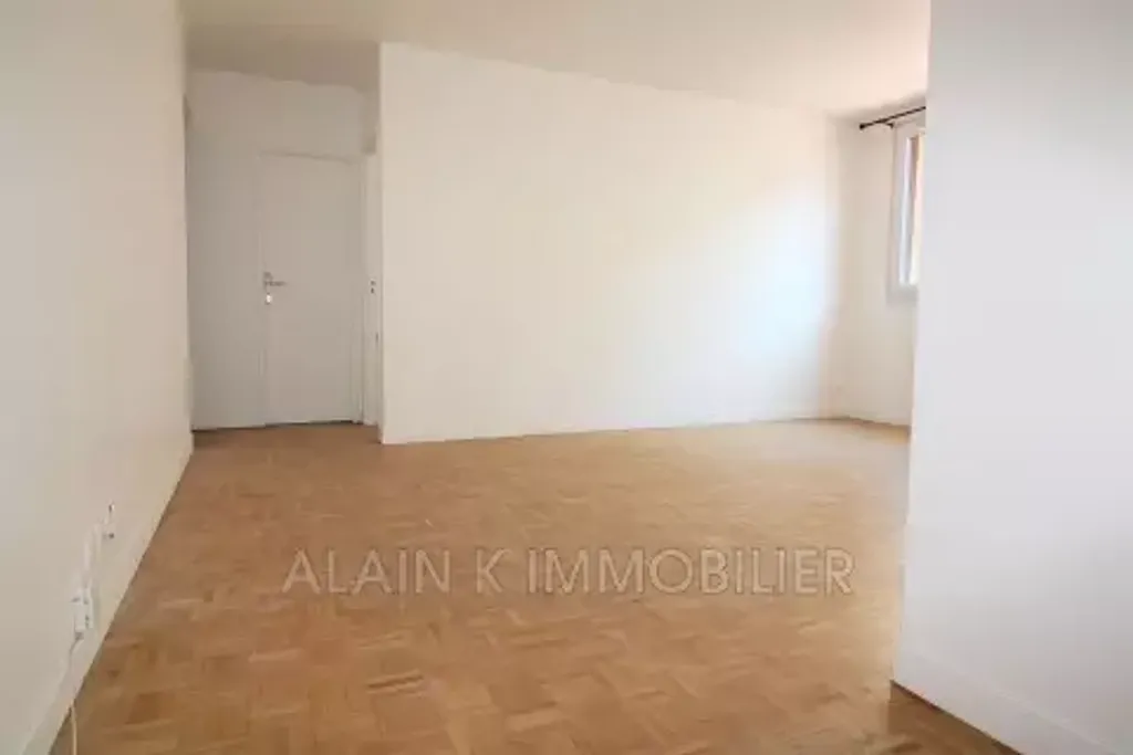 Achat appartement à vendre 3 pièces 54 m² - Paris 17ème arrondissement