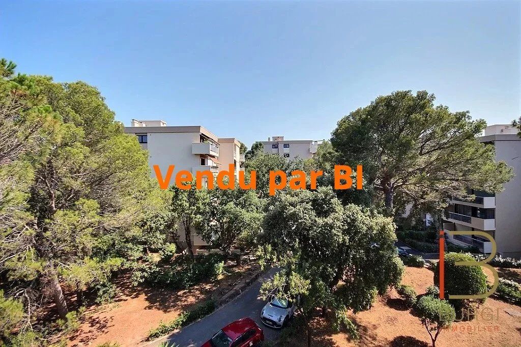 Achat appartement à vendre 4 pièces 84 m² - Saint-Raphaël