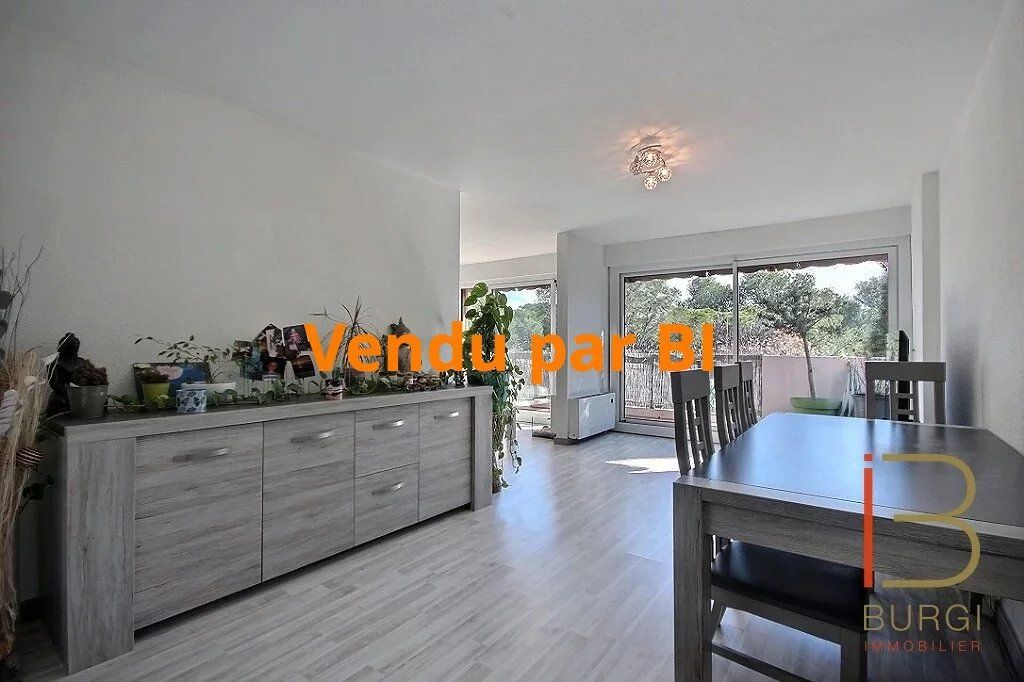 Achat appartement à vendre 4 pièces 84 m² - Saint-Raphaël