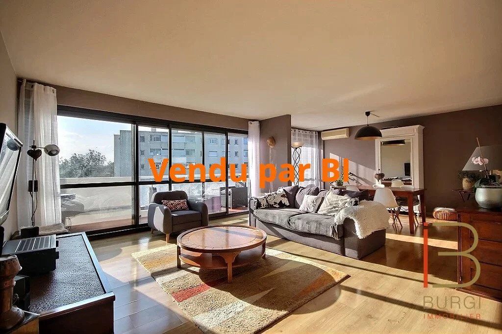 Achat appartement à vendre 4 pièces 87 m² - Saint-Raphaël