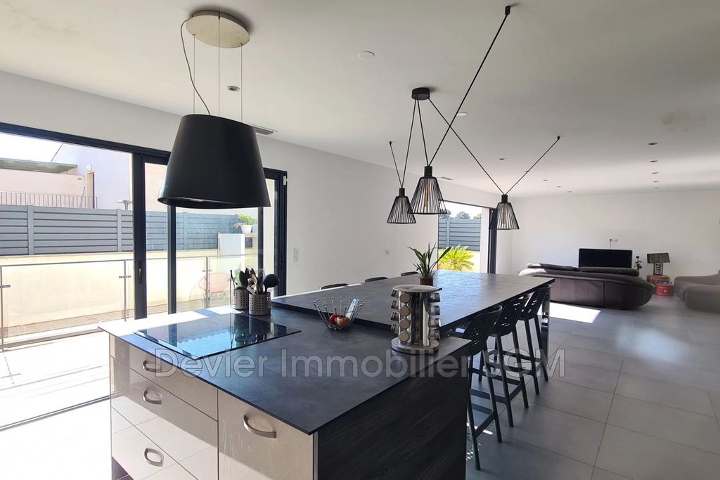 Achat maison à vendre 4 chambres 124 m² - Saint-Geniès-des-Mourgues