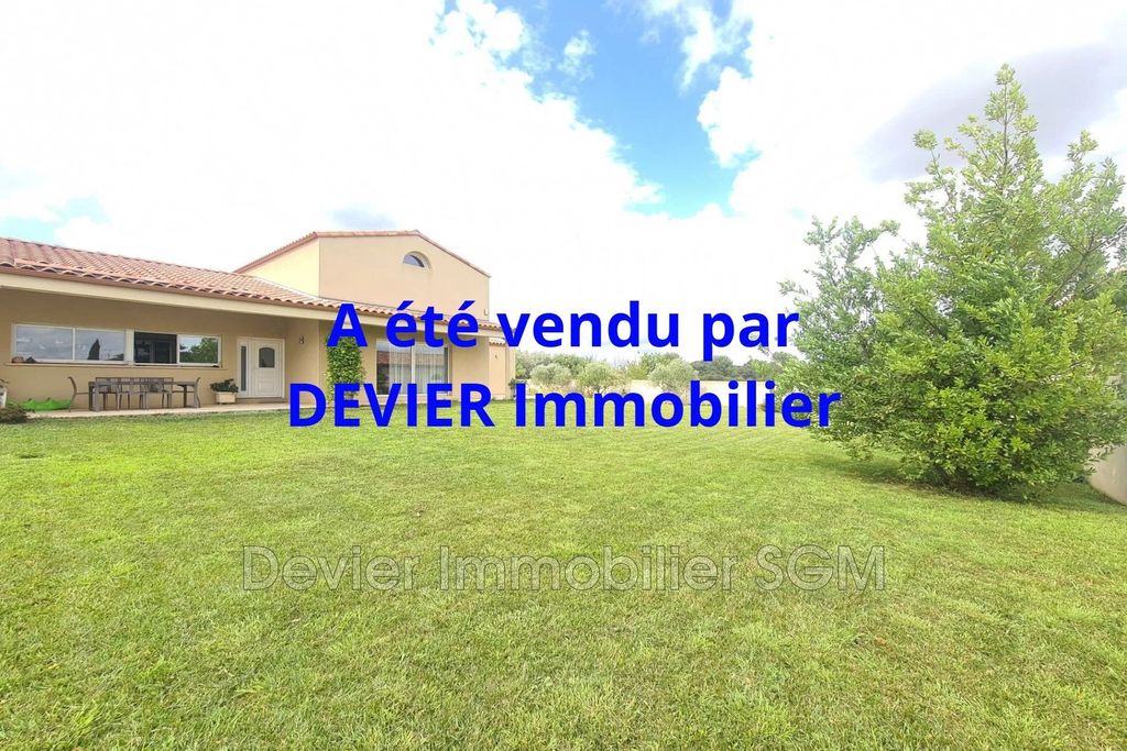 Achat maison à vendre 4 chambres 175 m² - Saint-Geniès-des-Mourgues