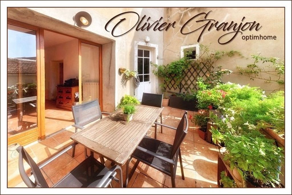 Achat maison à vendre 8 chambres 236 m² - Clermont-l'Hérault