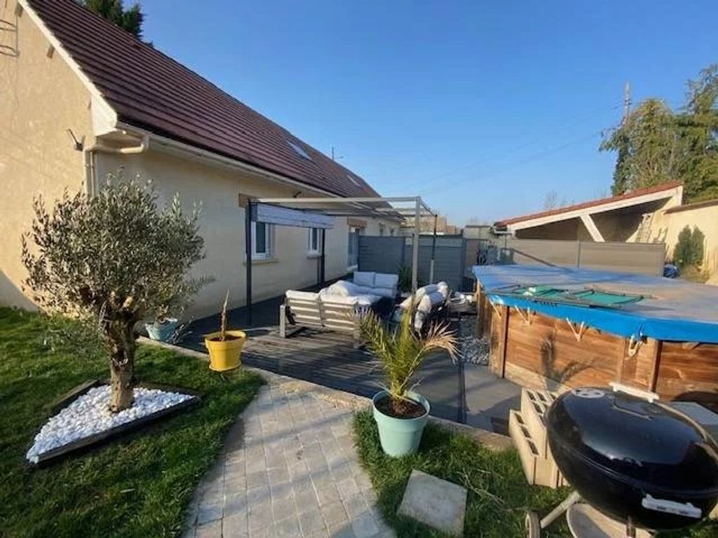 Achat maison à vendre 4 chambres 145 m² - Saint-Martin-de-Nigelles