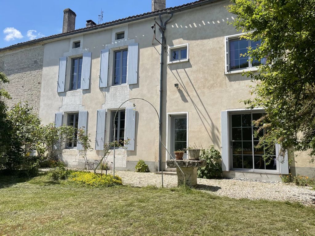 Achat maison à vendre 6 chambres 176 m² - Marcillac-Lanville