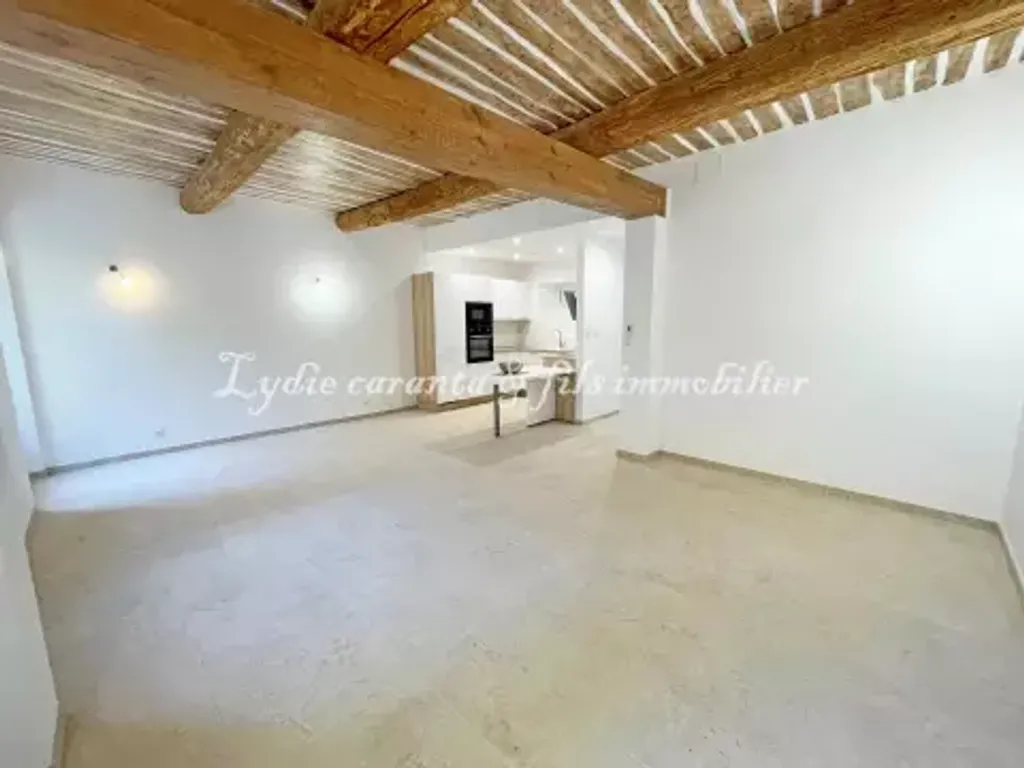 Achat appartement à vendre 5 pièces 100 m² - Le Plan-de-la-Tour