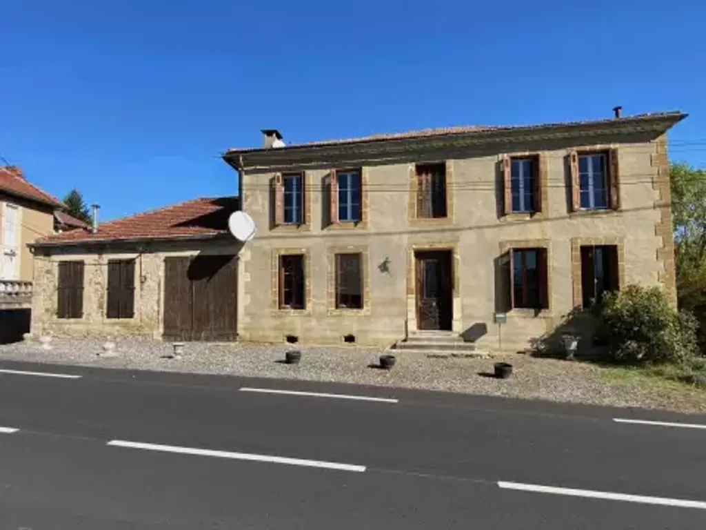Achat maison à vendre 4 chambres 170 m² - Castelnau-Magnoac