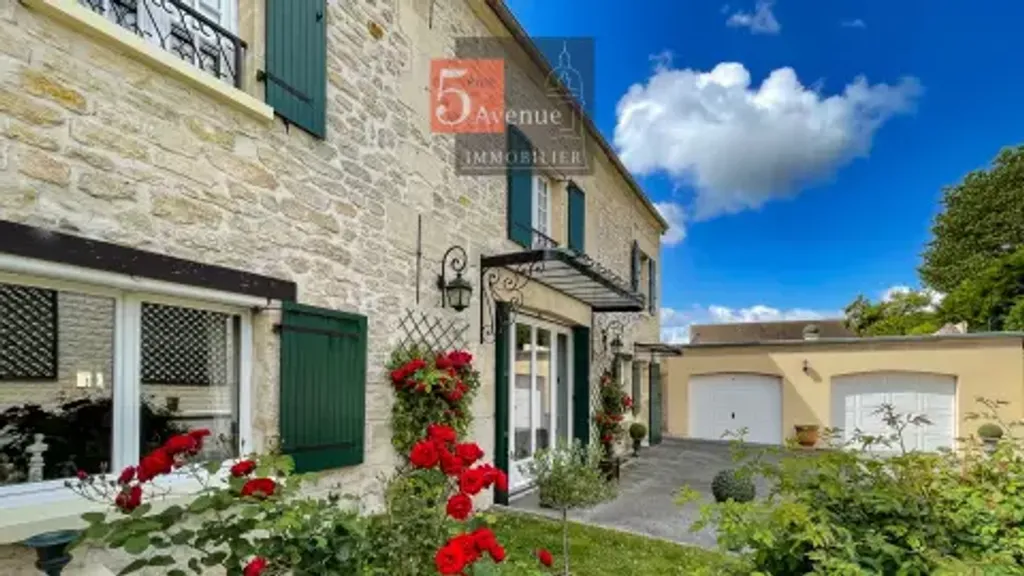 Achat maison à vendre 5 chambres 290 m² - Chantilly