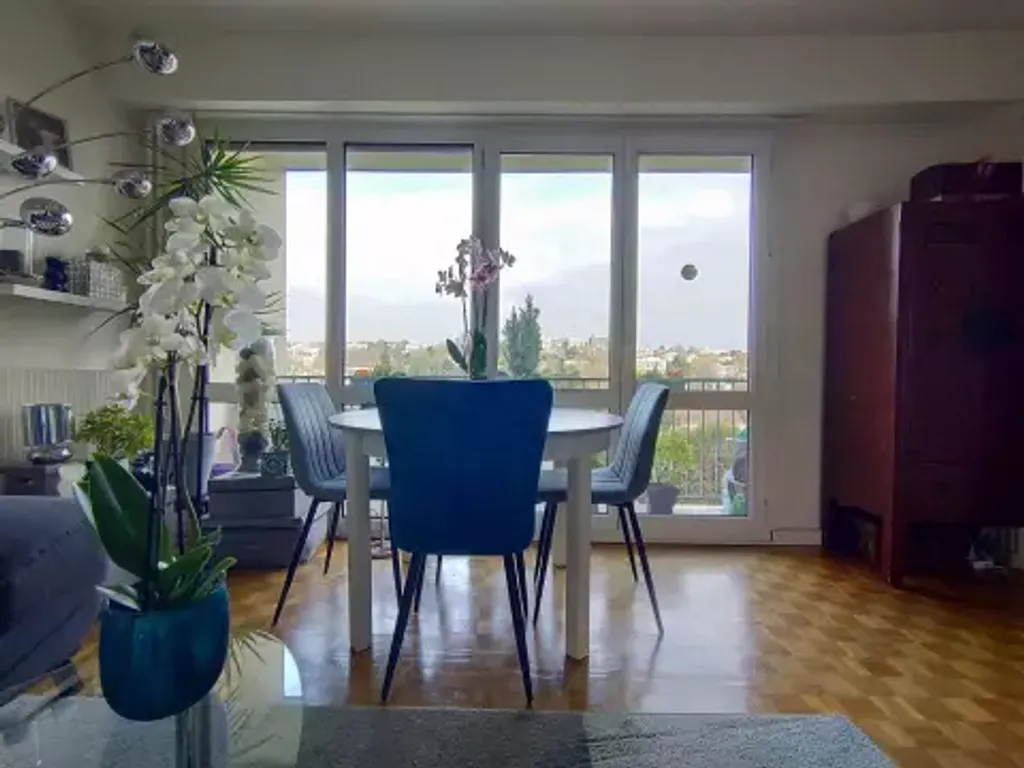 Achat appartement à vendre 4 pièces 79 m² - Saint-Germain-en-Laye