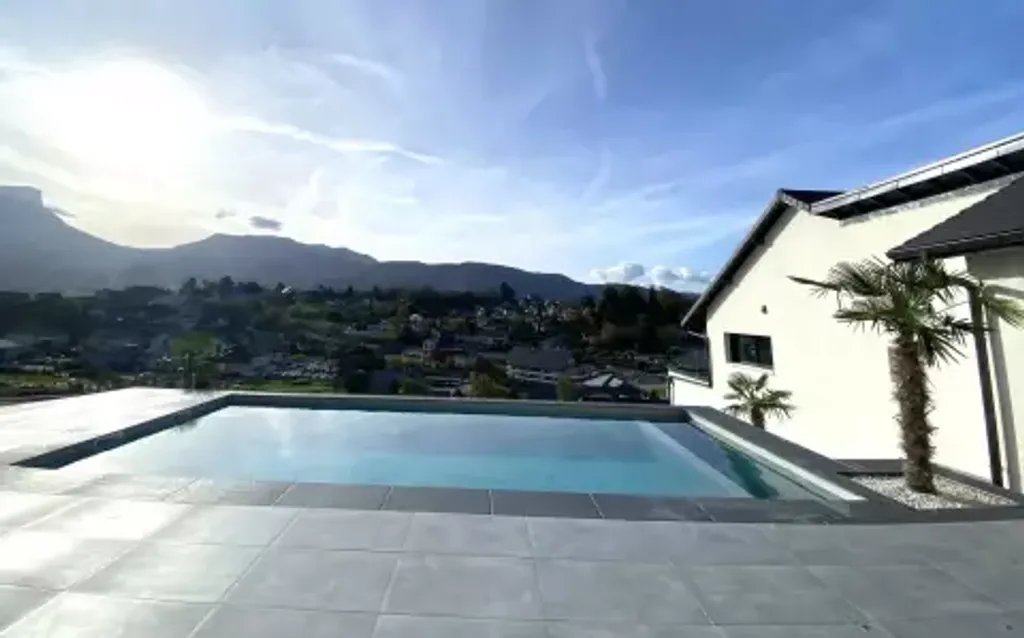 Achat maison à vendre 4 chambres 220 m² - Chambéry