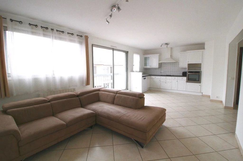 Achat appartement à vendre 2 pièces 59 m² - Ozoir-la-Ferrière