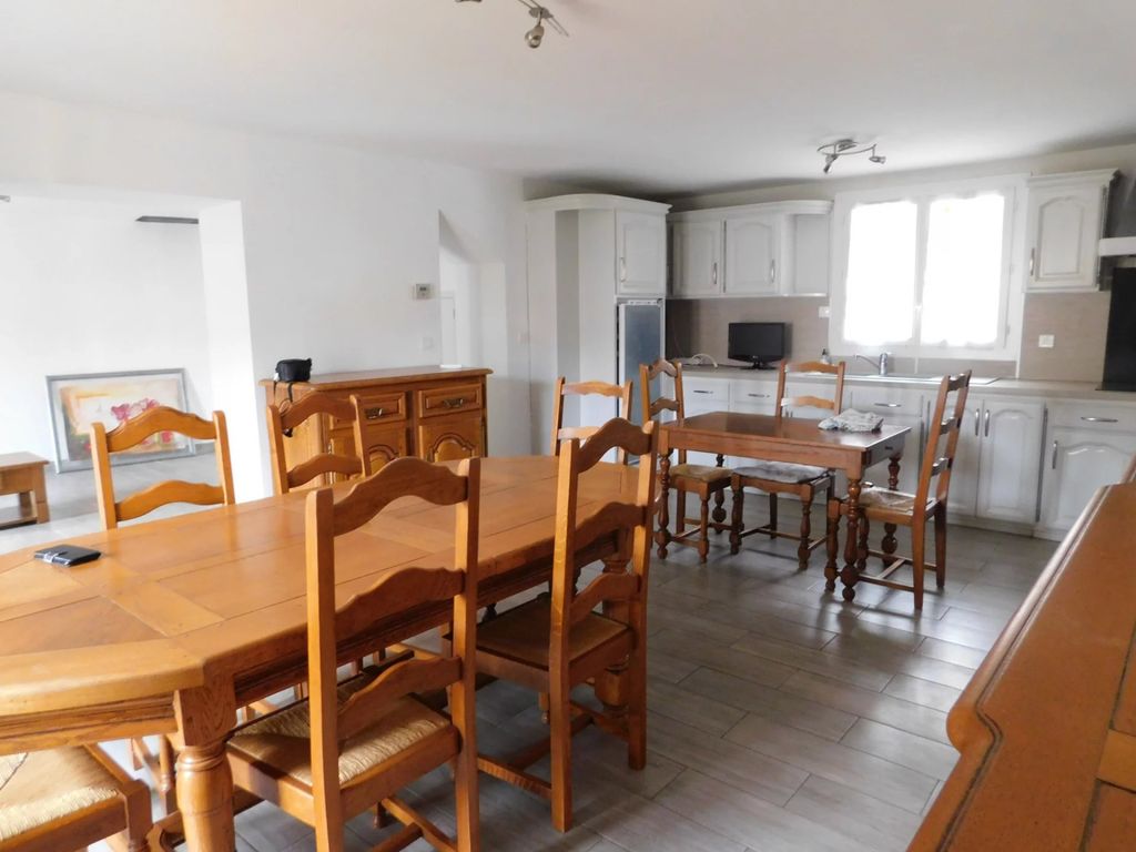 Achat maison à vendre 4 chambres 130 m² - Saint-Nazaire-de-Ladarez