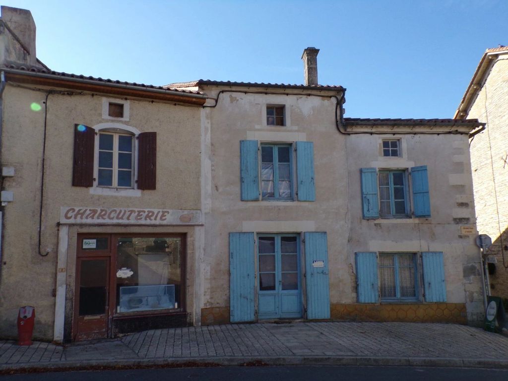 Achat maison à vendre 3 chambres 340 m² - Tusson