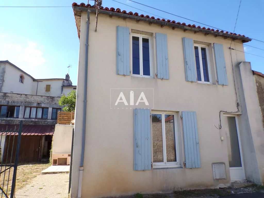 Achat maison à vendre 3 chambres 86 m² - Ruffec