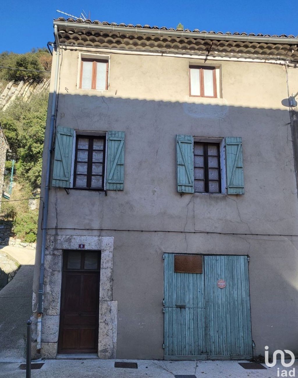 Achat maison à vendre 3 chambres 131 m² - Les Pilles