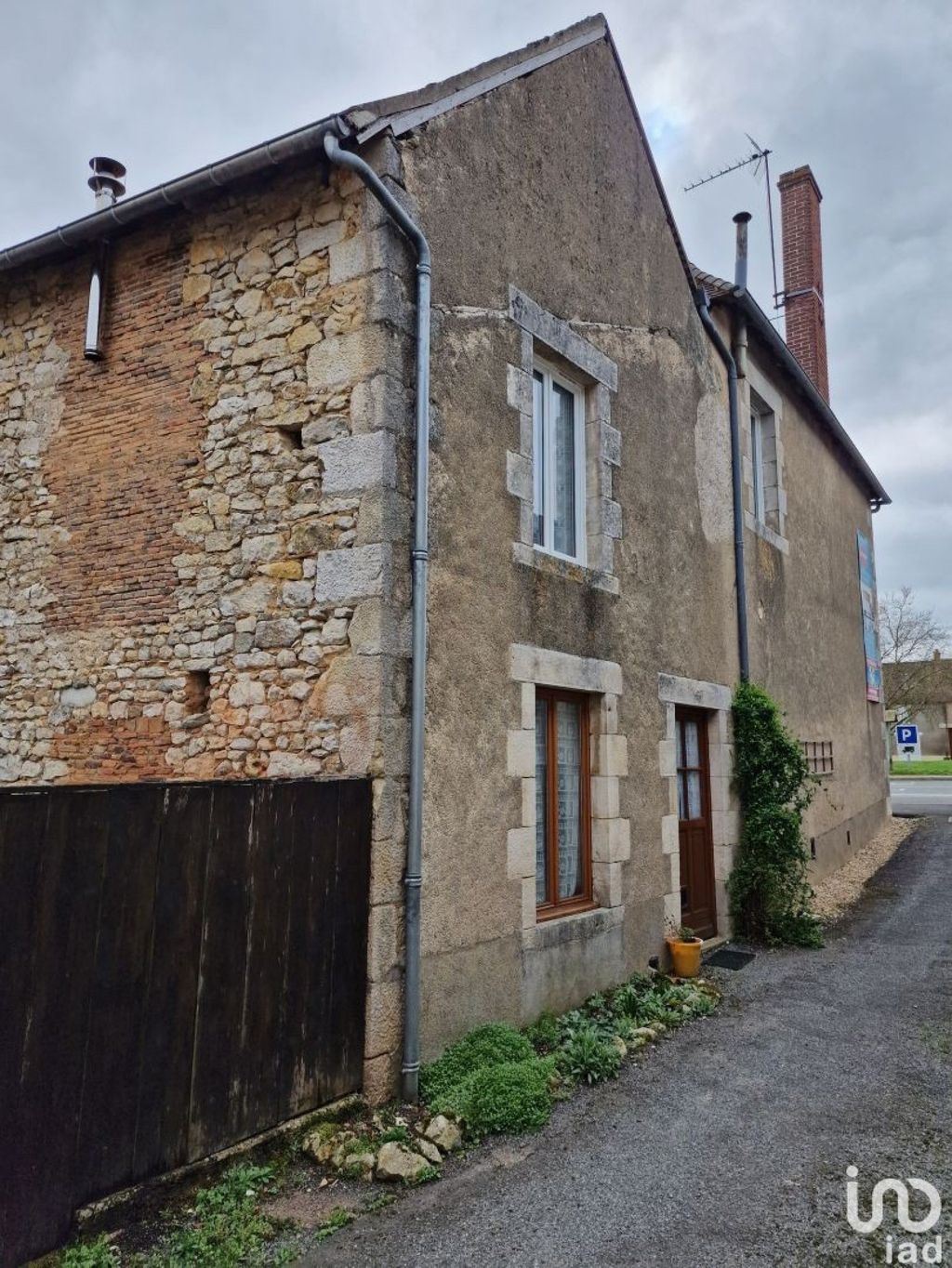 Achat maison à vendre 6 chambres 256 m² - Journet