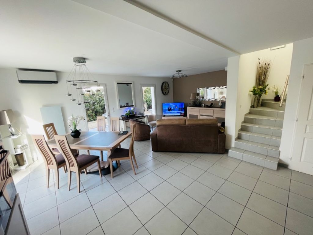 Achat maison à vendre 3 chambres 91 m² - Roquebrune-sur-Argens