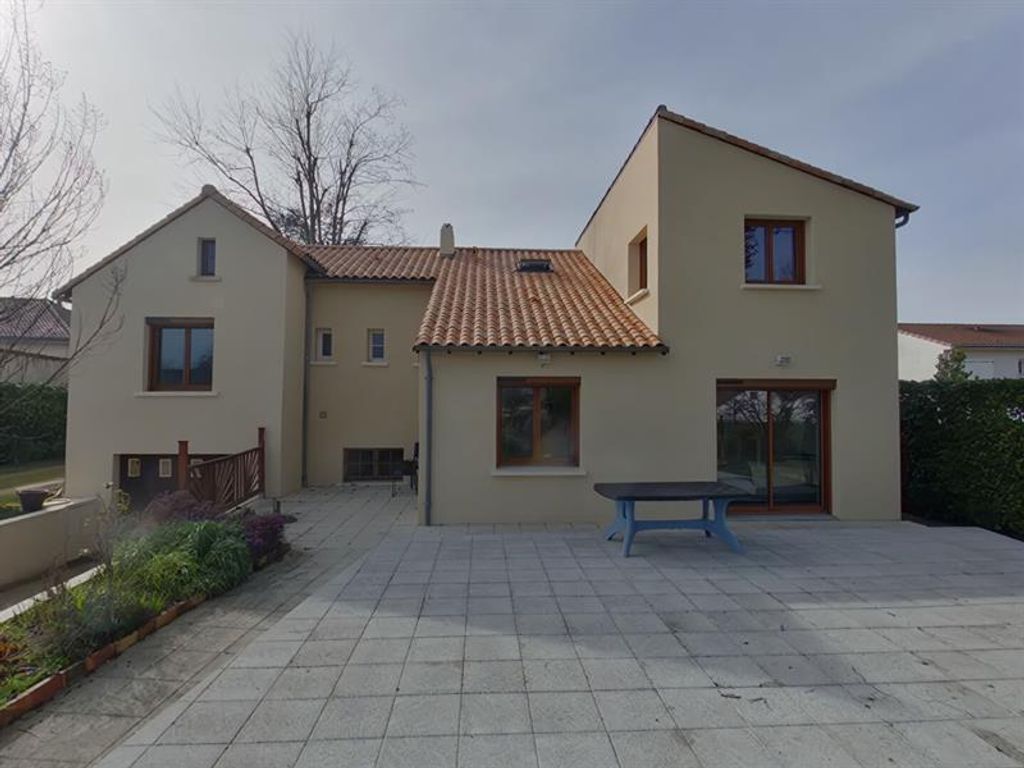 Achat maison à vendre 4 chambres 145 m² - Naintré