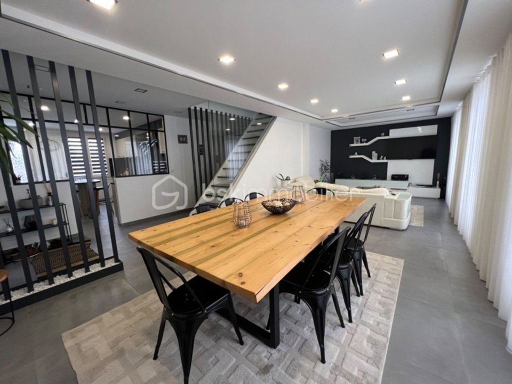 Achat maison à vendre 5 chambres 130 m² - Croissy-Beaubourg