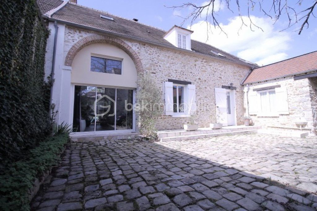 Achat maison à vendre 4 chambres 190 m² - Fontenay-Trésigny