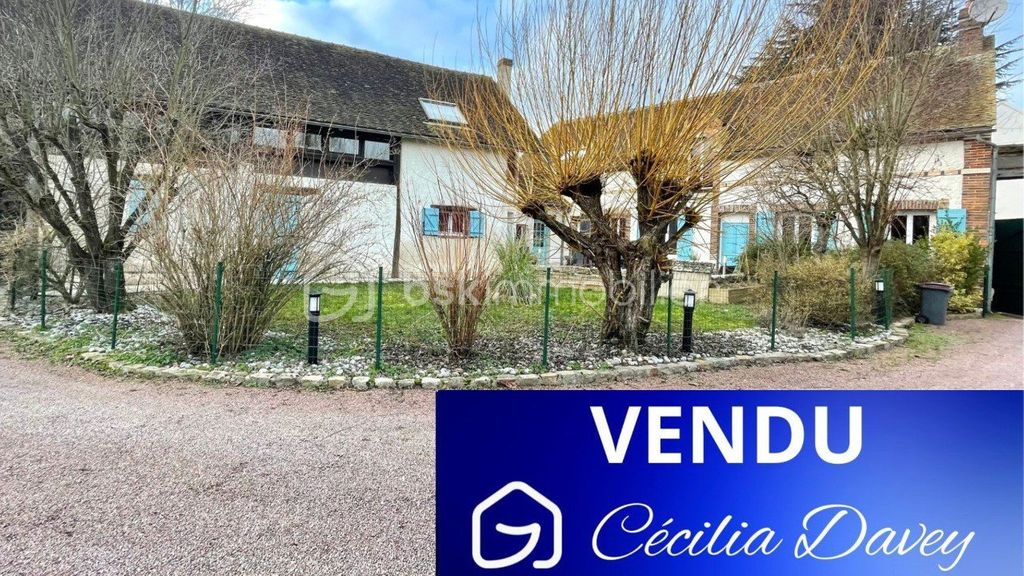 Achat maison à vendre 4 chambres 292 m² - Saint-Clément
