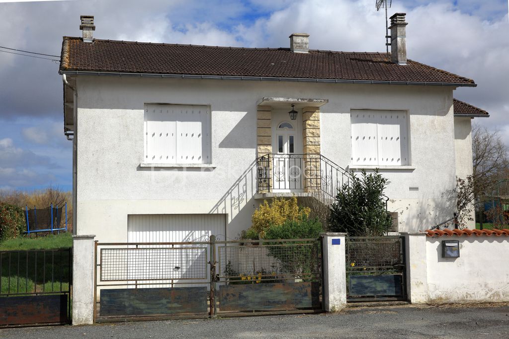 Achat maison à vendre 4 chambres 94 m² - Brioux-sur-Boutonne