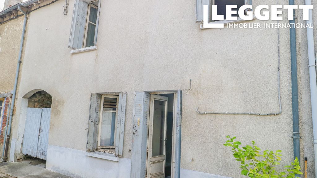 Achat maison à vendre 3 chambres 61 m² - Lussac-les-Églises