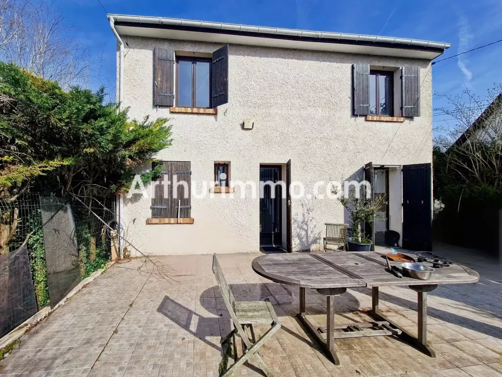 Achat maison à vendre 5 chambres 149 m² - Thorigny-sur-Marne