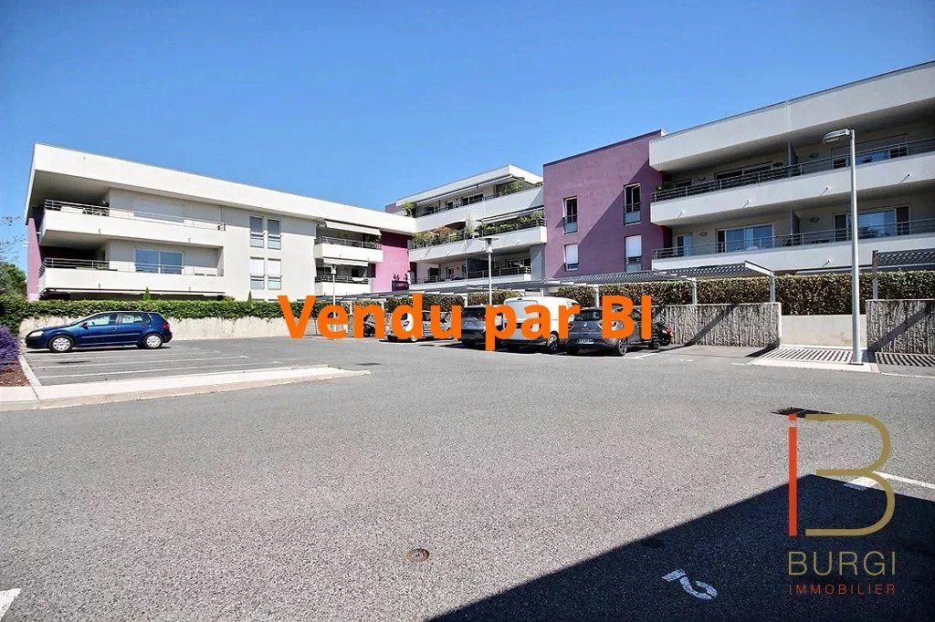 Achat appartement à vendre 3 pièces 62 m² - Fréjus