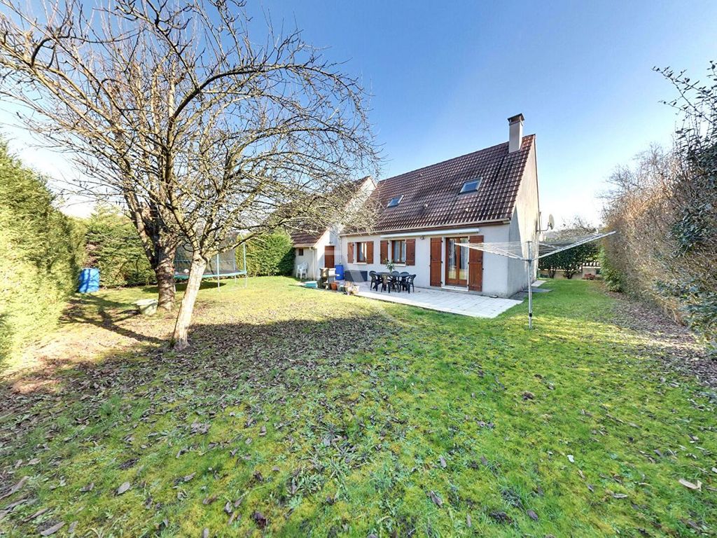 Achat maison à vendre 5 chambres 118 m² - Roissy-en-Brie