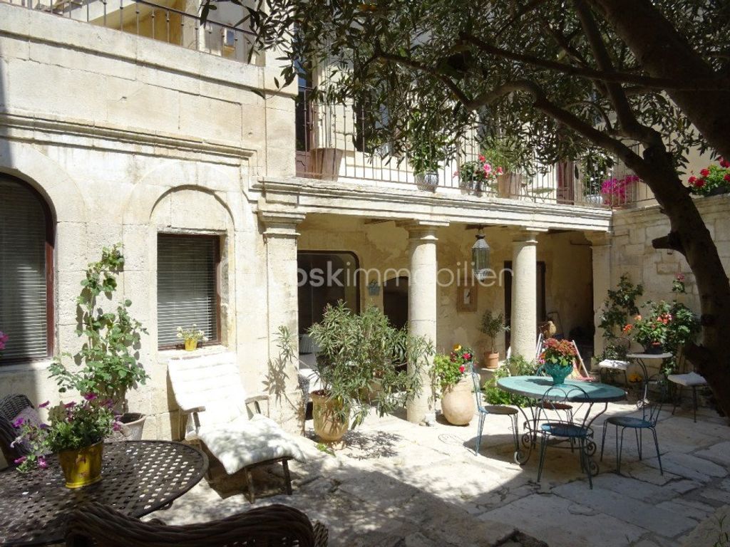 Achat maison à vendre 4 chambres 238 m² - Saint-Rémy-de-Provence