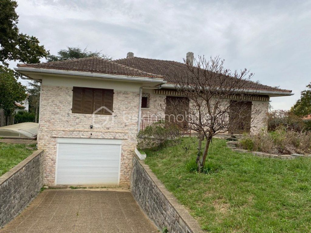 Achat maison à vendre 5 chambres 165 m² - Biarritz