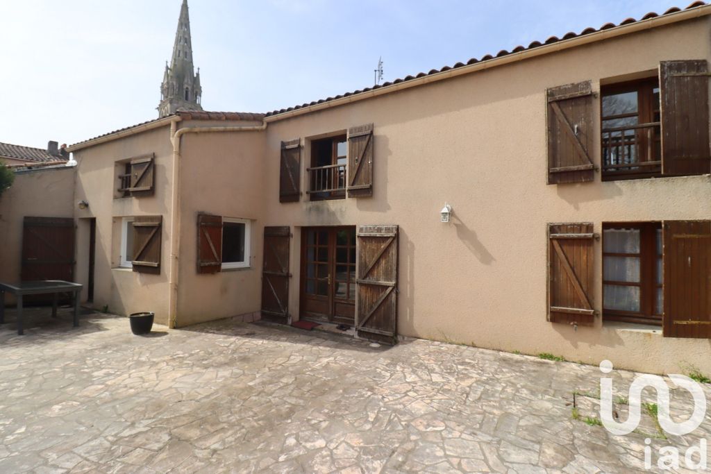 Achat maison à vendre 4 chambres 126 m² - Sainte-Cécile