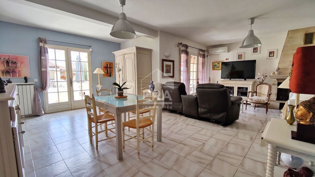 Achat maison à vendre 5 chambres 221 m² - Châteaurenard