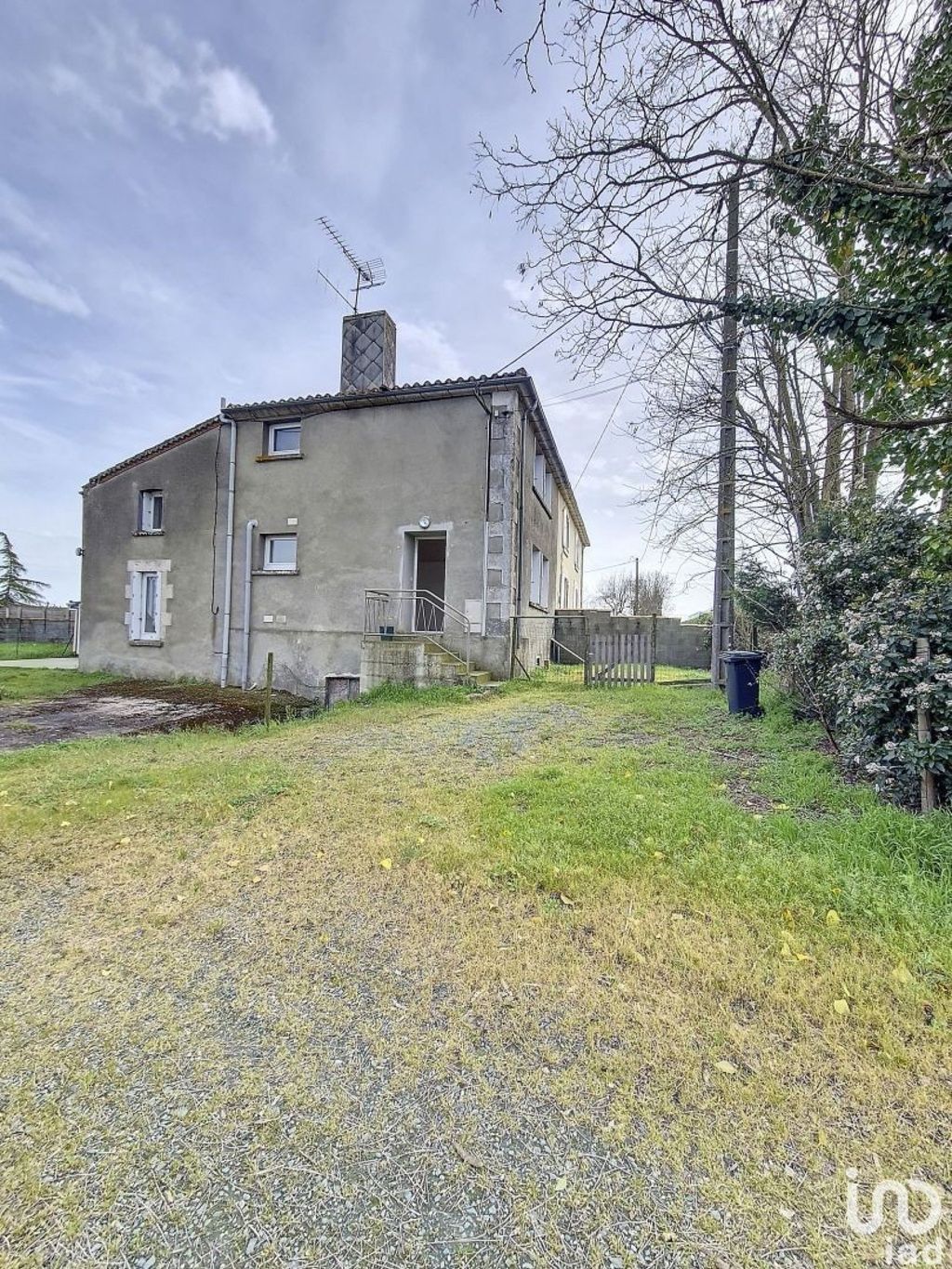 Achat maison à vendre 3 chambres 104 m² - Saint-Germain-de-Prinçay