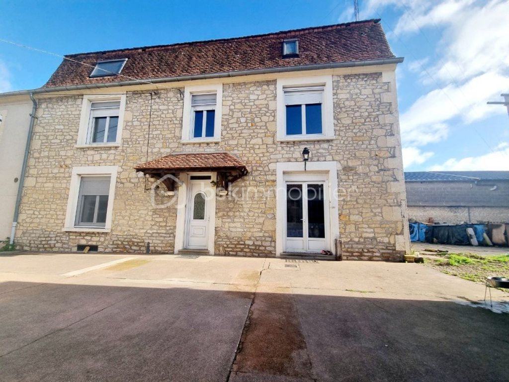 Achat maison à vendre 4 chambres 180 m² - Nevers