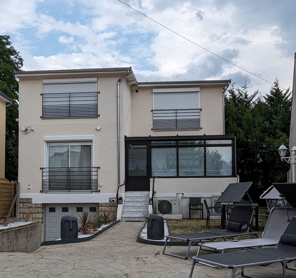 Achat maison à vendre 6 chambres 208 m² - Saint-Maur-des-Fossés