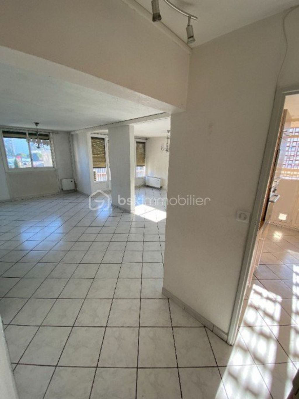 Achat appartement à vendre 4 pièces 85 m² - Salon-de-Provence