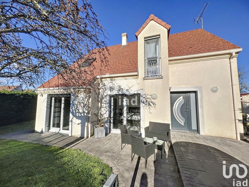 Achat maison à vendre 4 chambres 150 m² - Saint-Mesmes