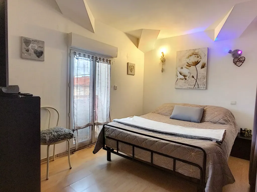 Achat appartement à vendre 9 pièces 166 m² - Saint-André