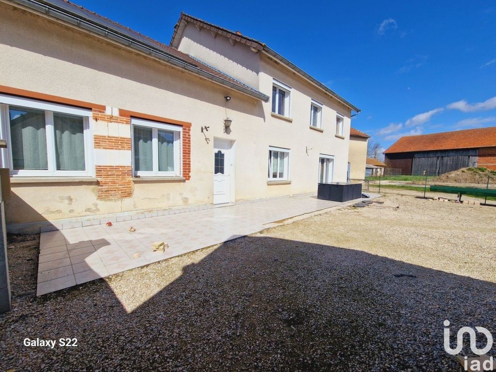 Achat maison à vendre 6 chambres 225 m² - Courcemain