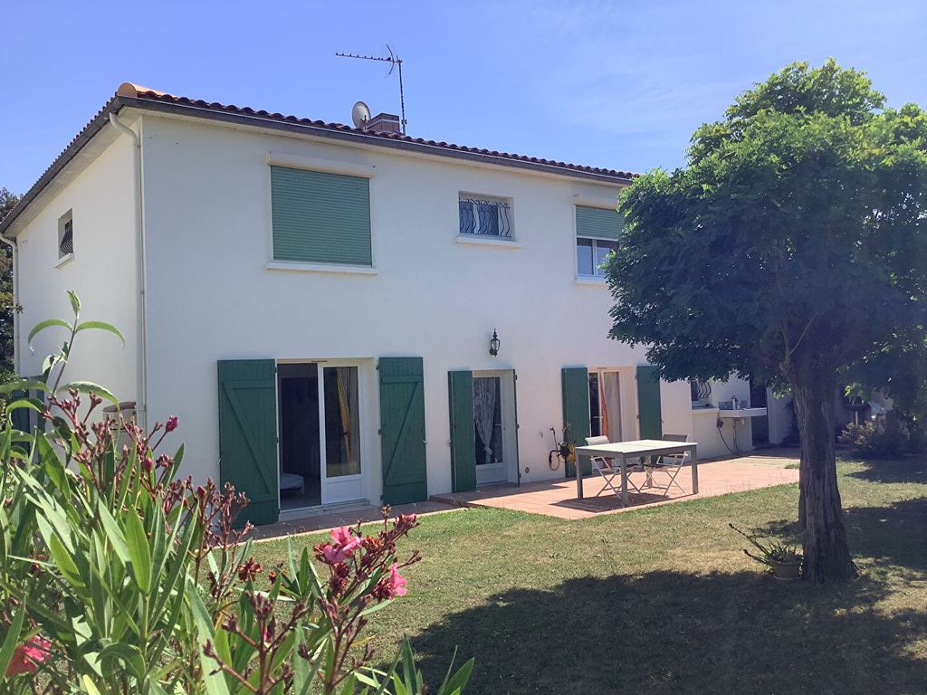 Achat maison à vendre 4 chambres 170 m² - Fontenay-le-Comte