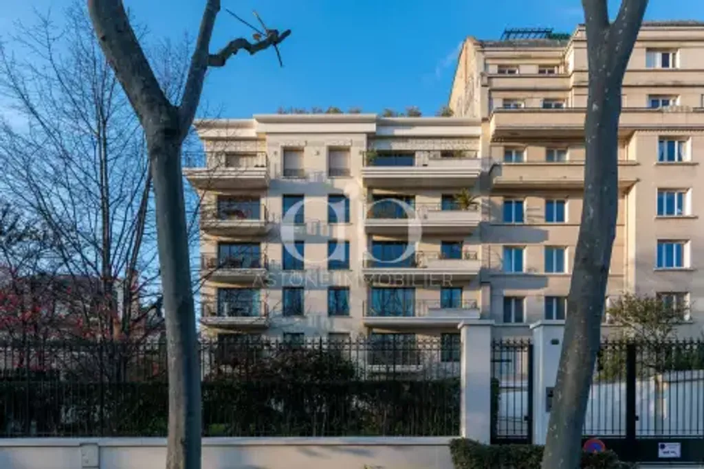 Achat appartement à vendre 2 pièces 57 m² - Neuilly-sur-Seine