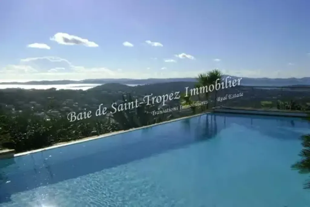 Achat maison à vendre 5 chambres 262 m² - Sainte-Maxime