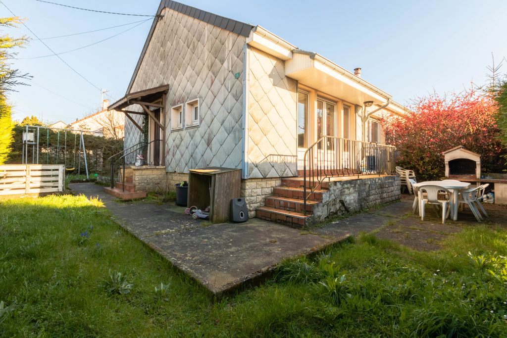 Achat maison à vendre 4 chambres 108 m² - Sainte-Marie-aux-Chênes