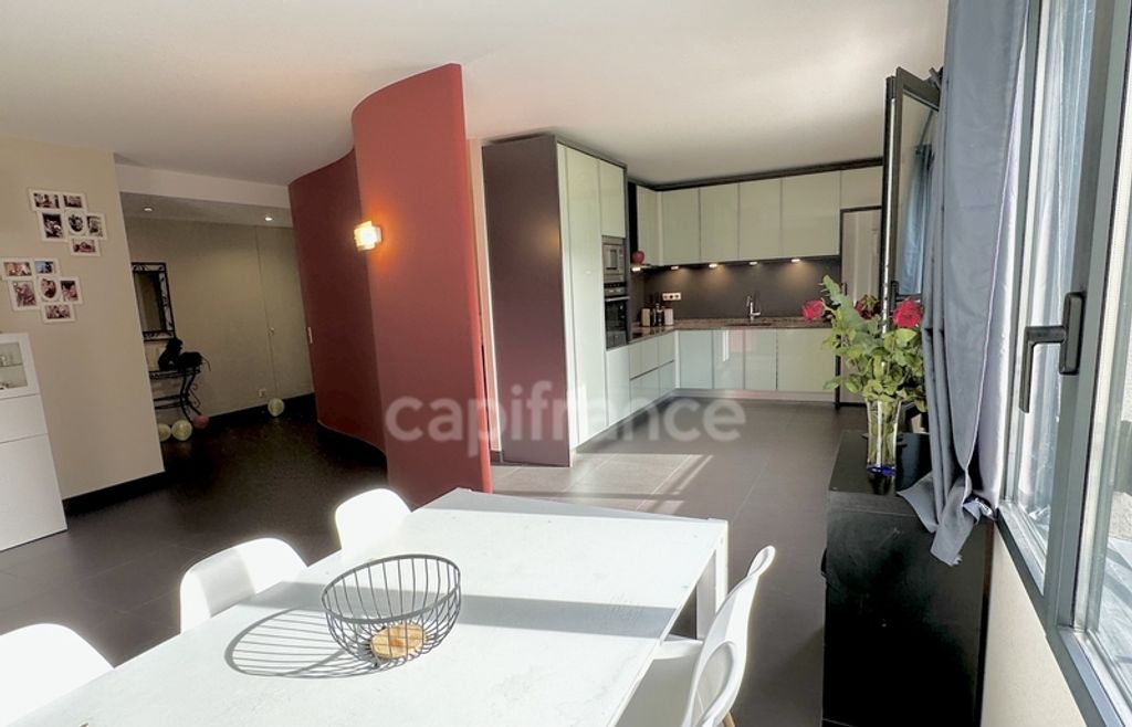Achat appartement à vendre 4 pièces 133 m² - Saint-Genis-Pouilly