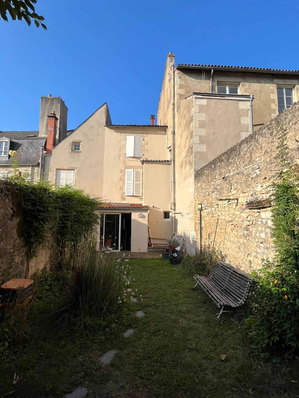 Achat maison à vendre 5 chambres 235 m² - Poitiers