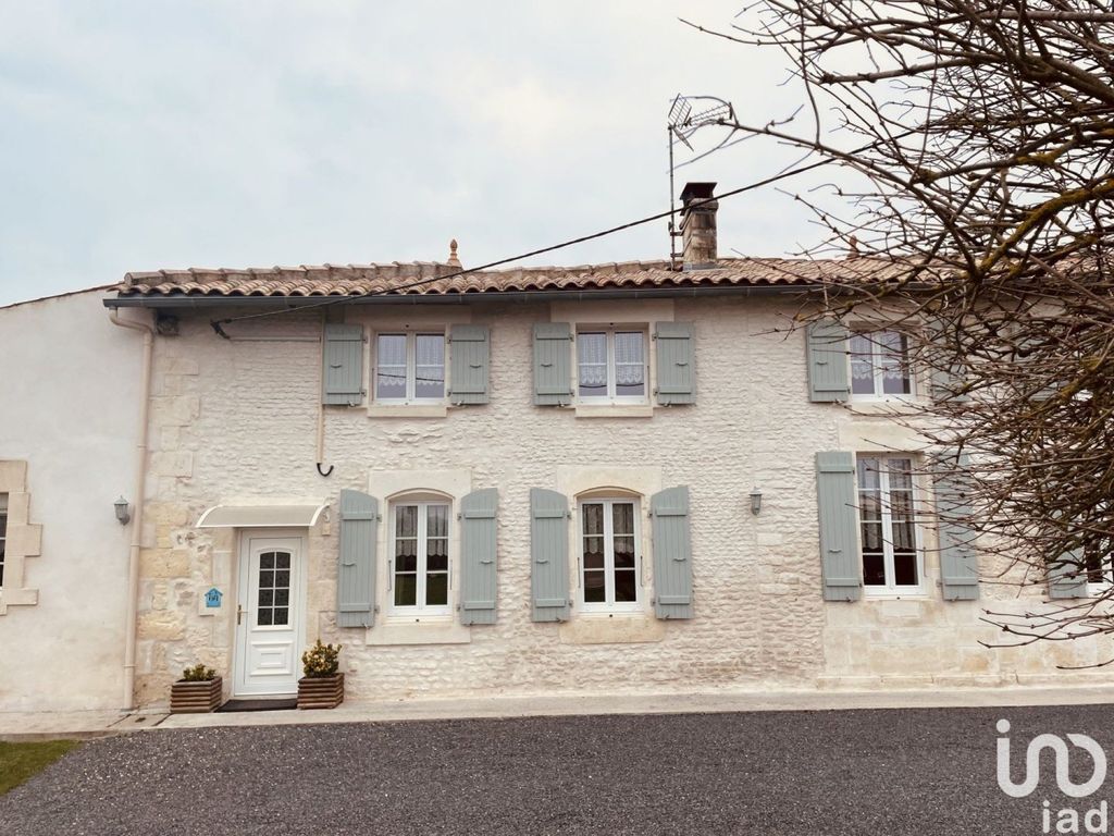 Achat maison à vendre 5 chambres 253 m² - Fontaines-d'Ozillac